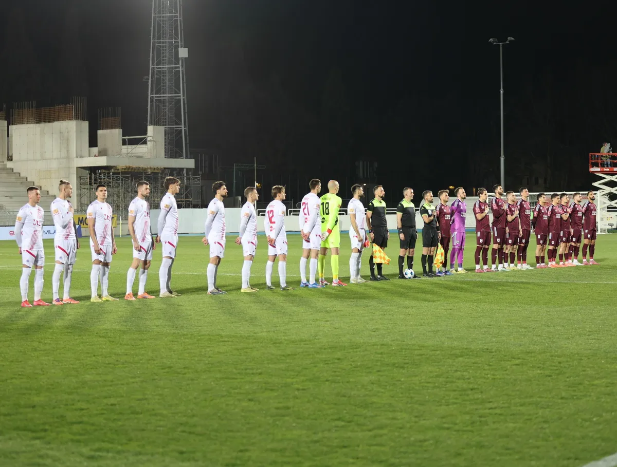 Matej Šakota pokazao je poštovanje držeći ruku na srcu tokom himne