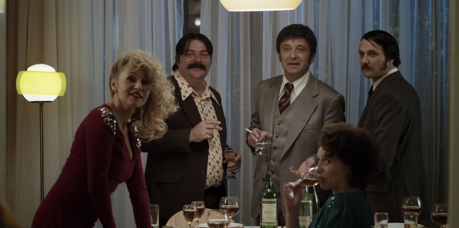 Anica Dobra, Sreten Mokrović, Robert Ugrina, Vicko Bilandžić i Romina Vitasović u crno-bijelom svijetu (2015)