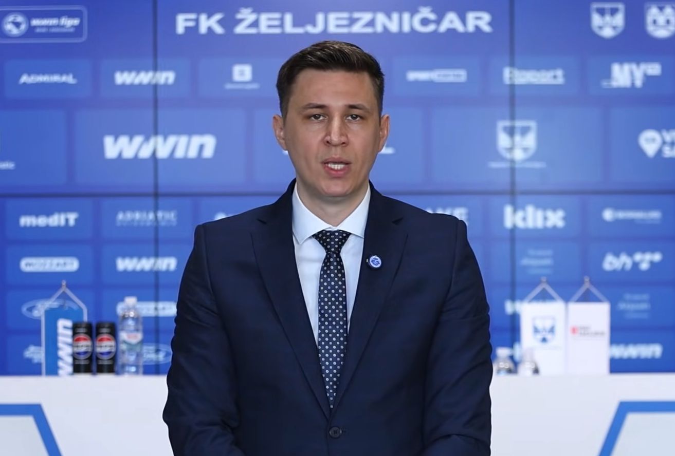 Haris Slato na konferenciji za medije