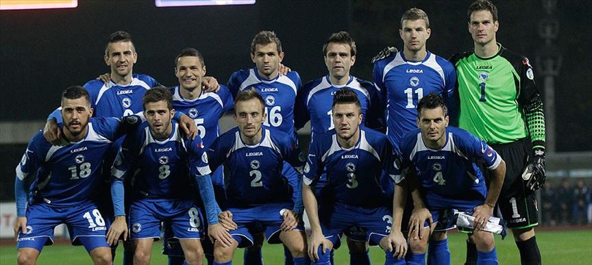 Fudbalska reprezentacija Bosne i Hercegovine u dresovima Legea 2014. godine.