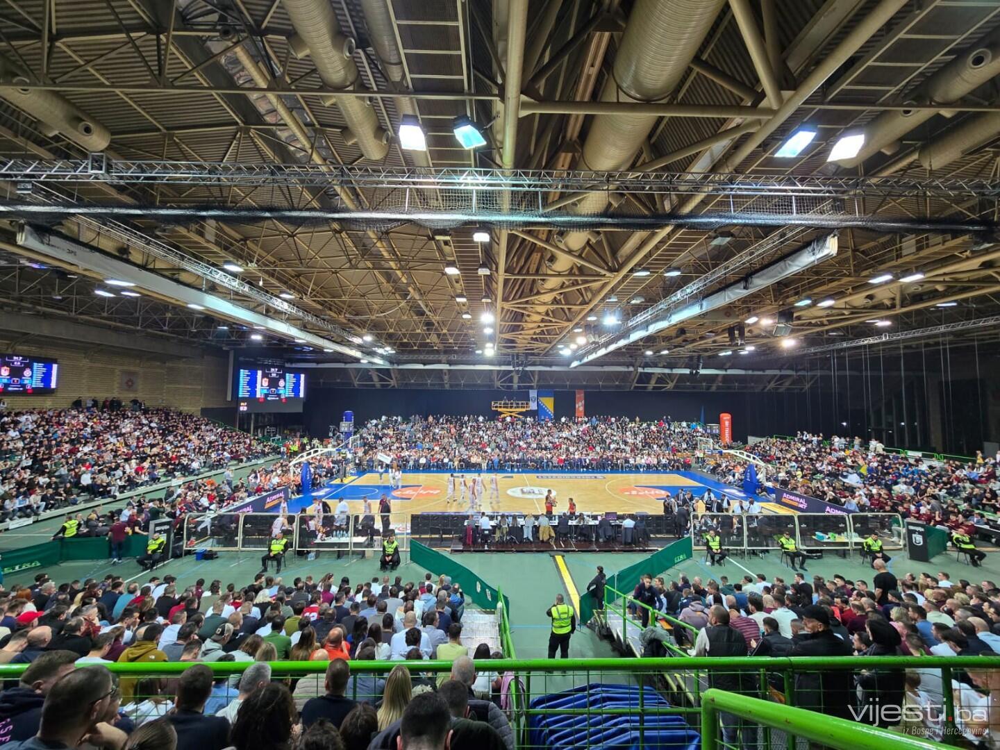 Puna dvorana KK Bosna - KK Partizan